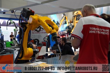 Изображение выглядит как человек, одежда, автомат, в помещении Содержимое, созданное искусственным интеллектом, может быть неверным.